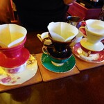 カフェ・ド MoDern - ３人それぞれ違うカップで