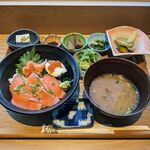 Hokkaido Gourmet Dining 北海道 - 鮭といくらの親子丼 税込980円