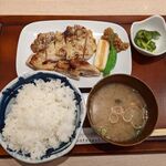 Oshiyokujidokoro Minato Mirai Shokudou - 生姜もろ味噌で食べる鶏塩麹焼き定食 税込740円