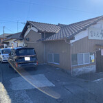 富士見うどん - 外観
      2022/12/20
      温かけ2玉 （290円+120円） 410円
      てんぷら 野菜かき揚げ 120円
      てんぷら イカ下足 120円