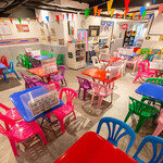 サバイサバイ タイ屋台 - テーブル席