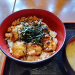 鳥兆 - 焼鳥丼 950円 ♪