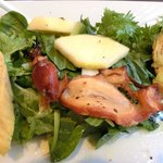 宇豆基野 - 宇豆基野ブランチ 2600円 の青リンゴ、蛍烏賊(ホタルイカ)、蛸のやわらか煮、薫製平湯葉のサラダ