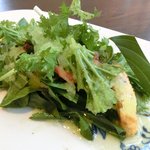 宇豆基野 - 宇豆基野ブランチ 2600円 の青リンゴ、蛍烏賊(ホタルイカ)、蛸のやわらか煮、薫製平湯葉のサラダ