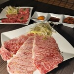 老舗精肉店直送 岡崎焼肉 飛騨牛の奴隷 - 