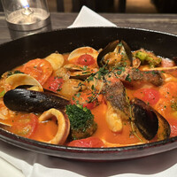 grigio la tavola - 