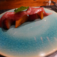 焼肉牛印 銀座店 - サーロインと季節のフルーツ