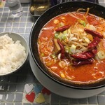 本場札幌西山製麺使用札幌味噌ラーメン葵葉 - 札幌旨辛味噌＋半ライス