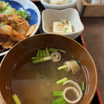 猫丸食堂 - ★ポテトサラダと冷奴とお味噌汁