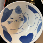 猫丸食堂 - ★ごはん一杯目、終わり。「お代わりしていいヨ」と　ニャンコが言っている…わけないか(^_^;)