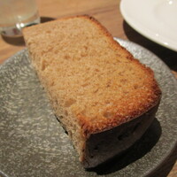 ビストロ ハマイフ - 自家製ライ麦パン