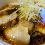 アイバンラーメン - 豪勢に醤油全部のせ