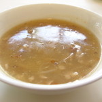 四川飯店 - 発酵唐辛子と鶏肉スープの酸辣仕立て