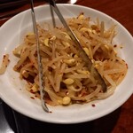 鳥取和牛オレイン55一頭買い専門店 炭火焼肉 さんこう苑 - もやしナムル