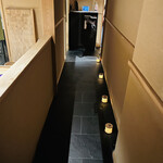 日本橋 蕎ノ字 - ◎カウンター席までのエントランス