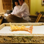 日本橋 蕎ノ字 - ◎一つ目のレアの車海老は塩で頂く。最高の火入れ加減！