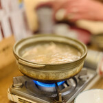 秋田大衆割烹料理 米代 - ④ 2200円：きりたんぽ鍋：調理中1