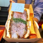 日本一分厚いカツサンド 大阪とんかつ - 