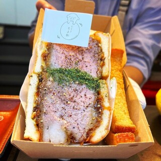 Unprecedented thickness! Exquisite Pork Cutlet with a focus on filling and deliciousness