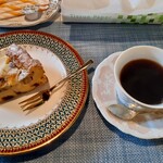 珈琲とパンの店 美豆木 - バナナとチョコの手作りケーキ