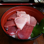 魚喰いの大間んぞく - 三色マグロ丼（大トロ・中トロ・赤身）　３０００円