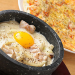 ニパチ - 若い方に人気の創作メニューの他、定番居酒屋メニューも充実。