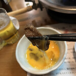 桜なべ 中江 - 卵をつけてすき焼き風に