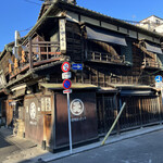 桜なべ 中江 - 昼も夜も品格がある門構え