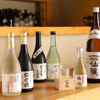 長野を代表する日本酒や焼酎、ワインを数多くラインナップ。