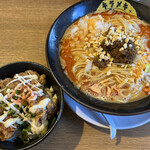 キラメキノトリ - 濃厚担担麺（特大）＆ 元祖味噌からあげ丼