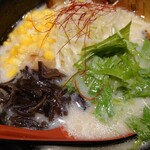 麺処 銀笹 - コーン、木耳、水菜等