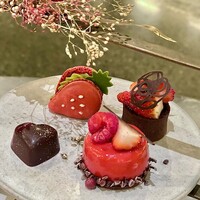 ERUTAN RESTAURANT BAR - 