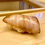 鮨おばな - 鰆のずけ　いい色合い