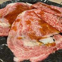 近江うし 焼肉 にくTATSU 青山本店 - 焼きすき（極上ロース、赤身）