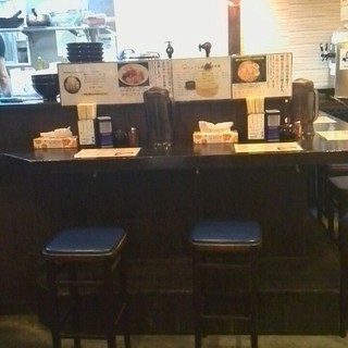 カウンター席