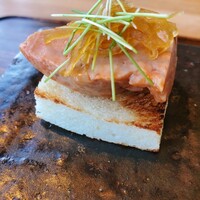 銀座 和郷 - あん肝がのっている　あんパン　