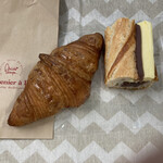 ル・グルニエ・ア・パン - 左：クロワッサン　右：ラムあんバターバゲット