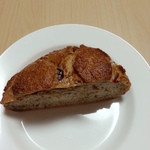 トゥルートゥリー - 金ゴマといちじくとクランベリーのライ麦パン　1/2　168円