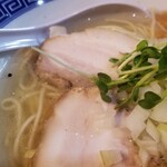 塩そば専門店 桑ばら - カマスの水出しの塩