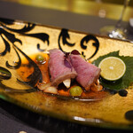 トゥ・ラ・ジョア イズム - 