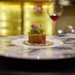 トゥ・ラ・ジョア イズム - 