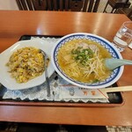 Manri - ラーメンとチャーハンのセット