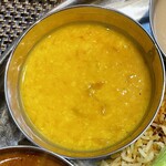 スパイス料理ナッラマナム - 豆のスープ