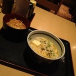 揚げ玉を別皿に盛りました