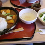 太郎茶屋鎌倉 長津田店 - 彩り野菜カレー：980円