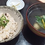 Ryouriyakashimori - 炊き込みご飯と牡蠣お吸い物。牡蠣は揚げていて面白い