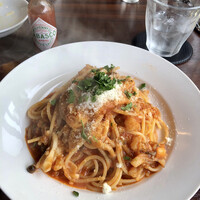 人形町バル 雄 - たっぷり海老ミンチときのこ、グリュイエールチーズのアラビアータソースパスタ