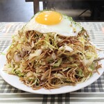 Hinokuruma - 焼きそば(ソース)特大みっくす、玉子(目玉焼き)トッピング