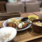 #602 CAFE&DINER - ◆伺った日の週替わりお肉は「鶏肉の唐揚げ・黒酢和え」、お魚は「長崎県産アジフライ」でした。 ご飯とお味噌汁はお代わり可能。