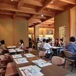 宇豆基野 - 店内のテーブル席の風景です